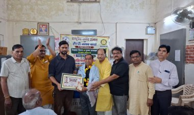 कवि बद्रीलाल 'दिव्य" को शिक्षक दिवस पर किया सम्मानित