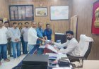 पटवारी पर हमले के आरोपी की गिरफ्तारी न होने से राजस्व कर्मचारियों में आक्रोश, सांकेतिक धरना दिया