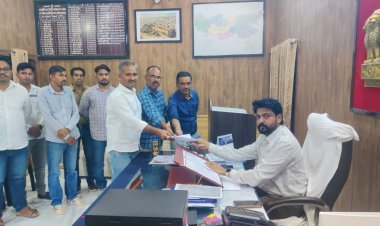 पटवारी पर हमले के आरोपी की गिरफ्तारी न होने से राजस्व कर्मचारियों में आक्रोश, सांकेतिक धरना दिया