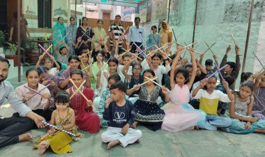 विजय आदर्श विद्या मंदिर माध्यमिक विद्यालय में भक्ति से सराबोर गरबा नृत्य का हुआ भव्य आयोजन 
