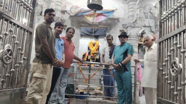शनि मंदिर पर उमड़ा आस्था का जनसैलाब