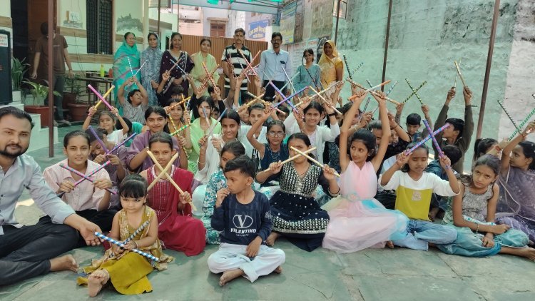 विजय आदर्श विद्या मंदिर माध्यमिक विद्यालय में भक्ति से सराबोर गरबा नृत्य का हुआ भव्य आयोजन 