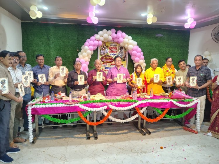 अन्तर्मन का कोलाज मन के भीतर की भावनाओं, पुरानी स्मृतियों,यादों व आन्तरिक विचारों का एक बहुरंगी मिश्रित रूप है : बद्रीलाल मेहरा 'दिव्य'