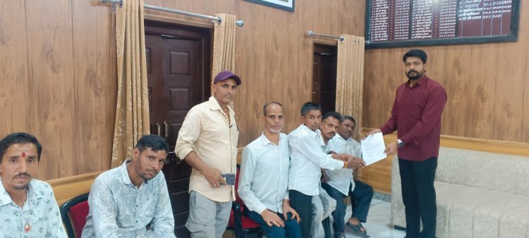 दिव्यांगजनों को दीपावली पर अतिरिक्त पेंशन बोनस देने की मांग, एसडीएम को सौंपा ज्ञापन